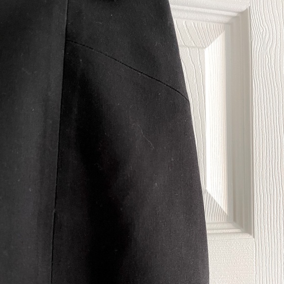 Banana Republic Black Stretch Pencil Skirt (size 8) - Picture 2 of 9